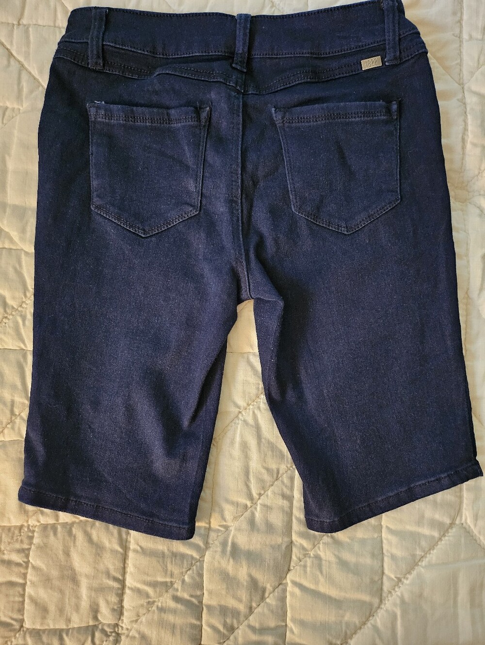 1822 'Butter' Denim Skinny Bermuda Shorts- Size 4 - Picture 2 of 8